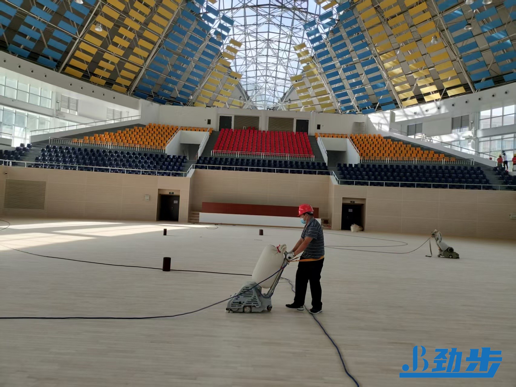 篮球馆木地板翻新