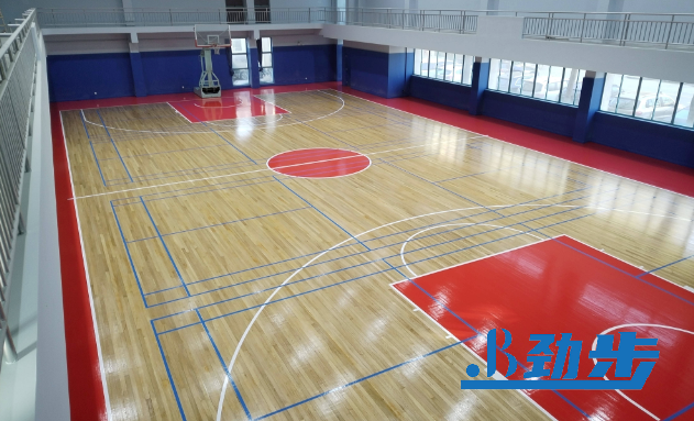 篮球场木地板翻新：让赛场重焕活力，守护每一次热血奔袭