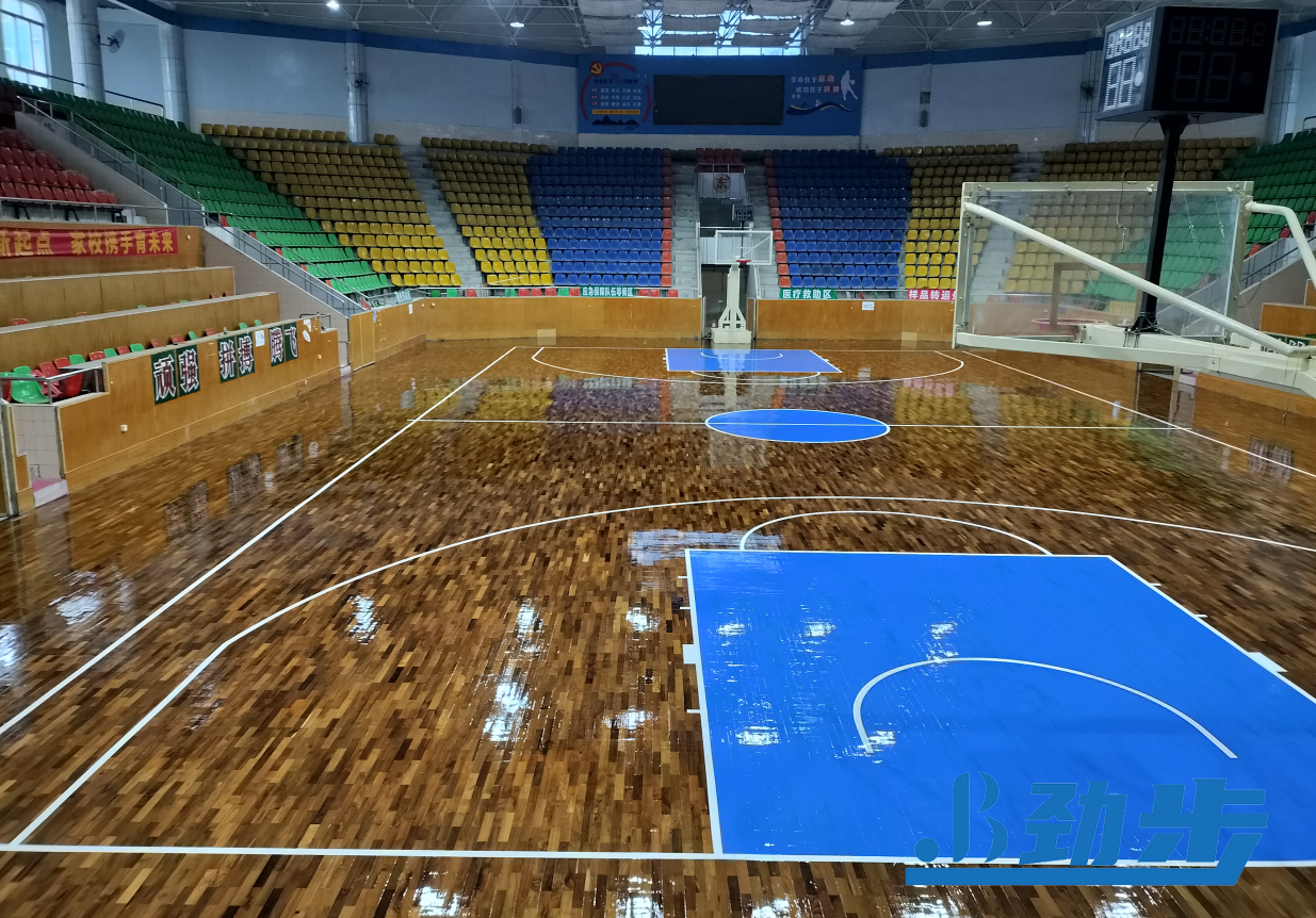 篮球馆地面翻新