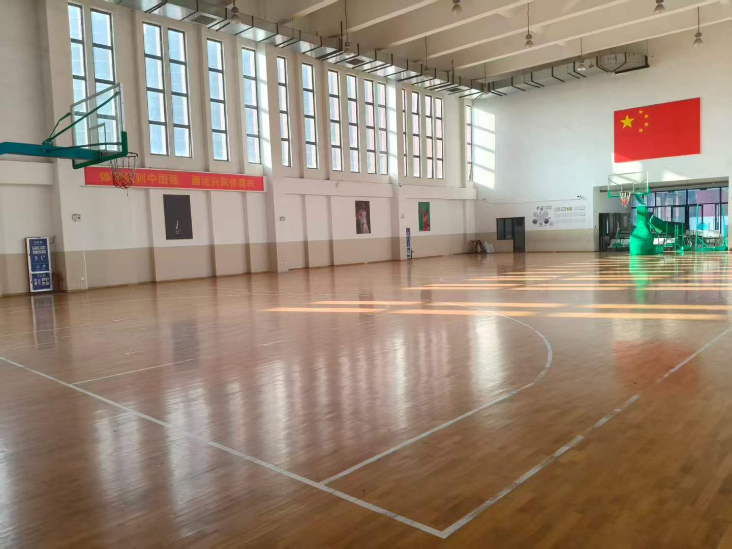 篮球馆木地板翻新