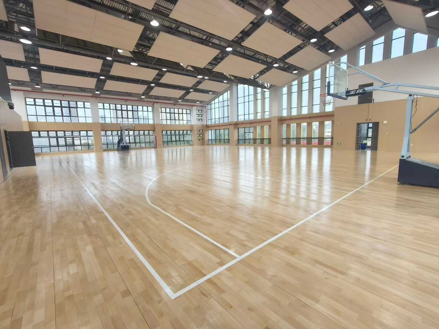 篮球馆木地板翻新