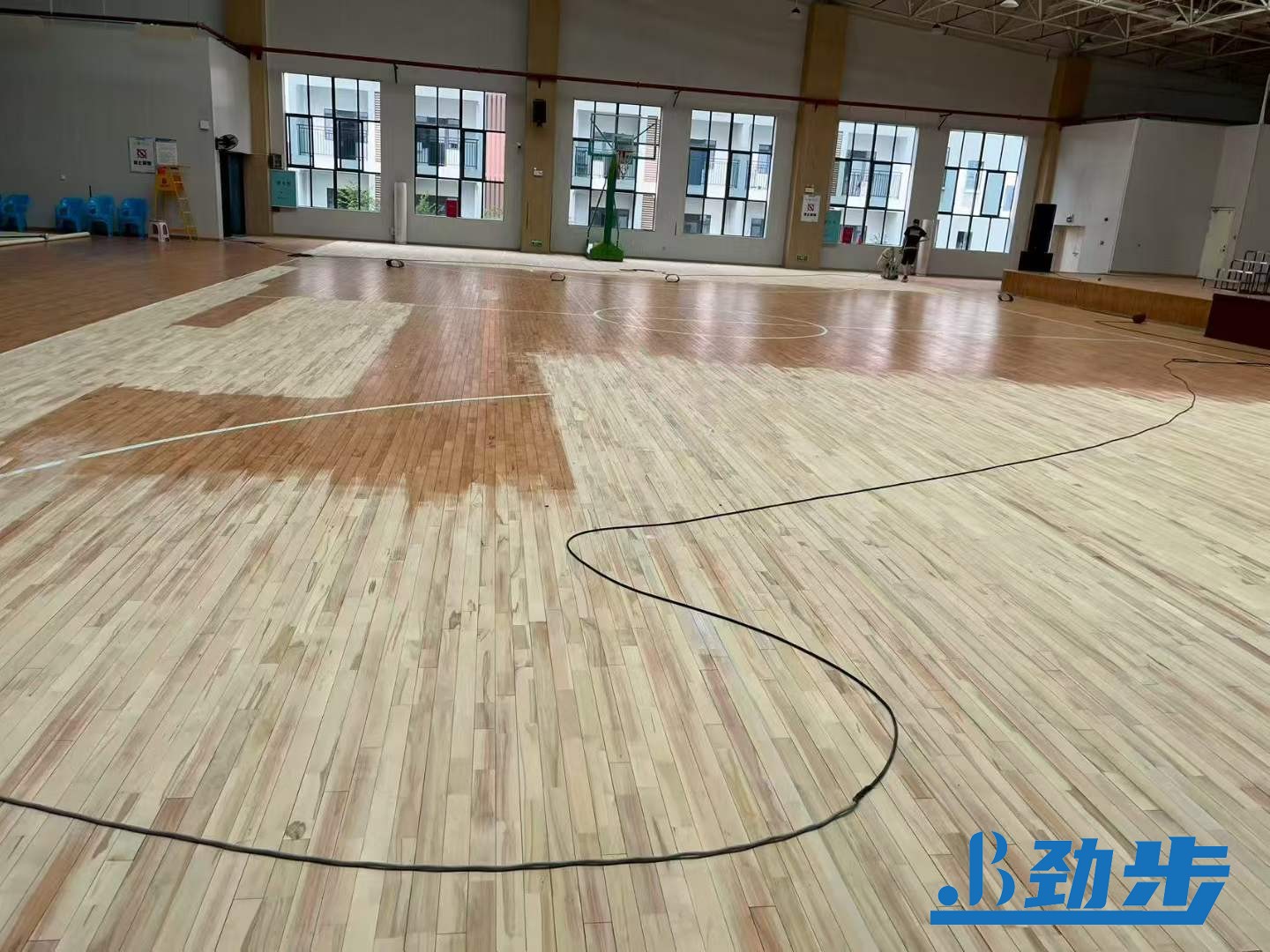 运动木地板打磨翻新