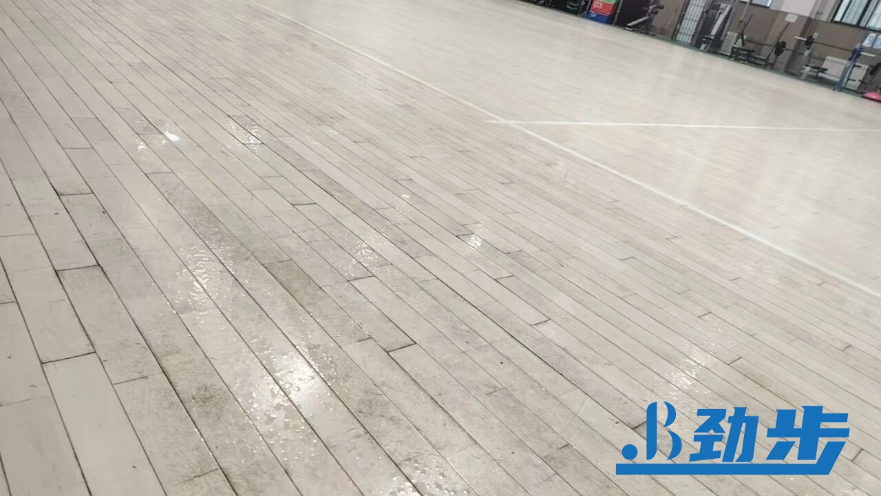 运动木地板翻新多少钱