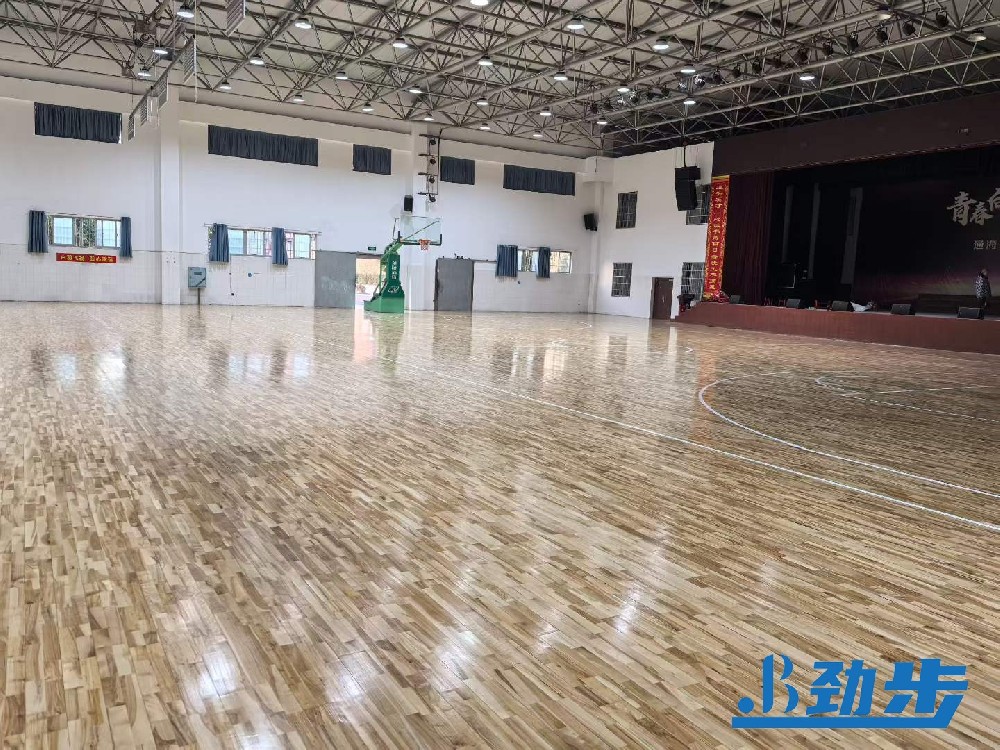运动木地板翻新多少钱？读懂改造逻辑，选对高性价比场馆升级方案