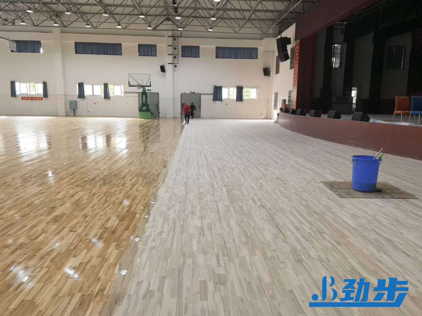 篮球馆地板翻新价格